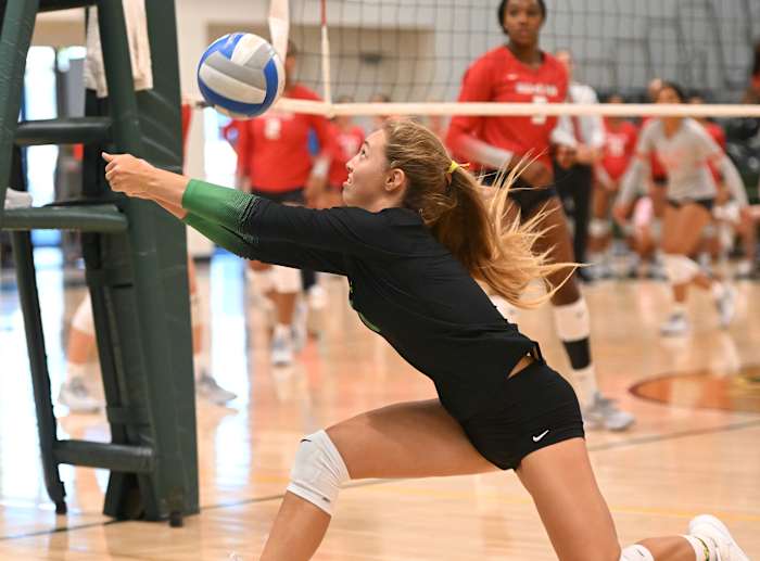 Mira Costa vs. Mater Dei girls volleyball by Heston Quan 8-29-23082920238